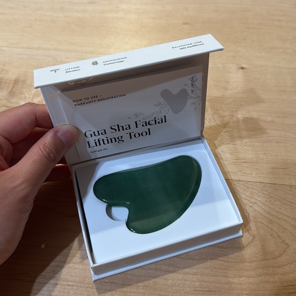 Mount Lai Jade Gua Sha Tool - Picture 3 of 3